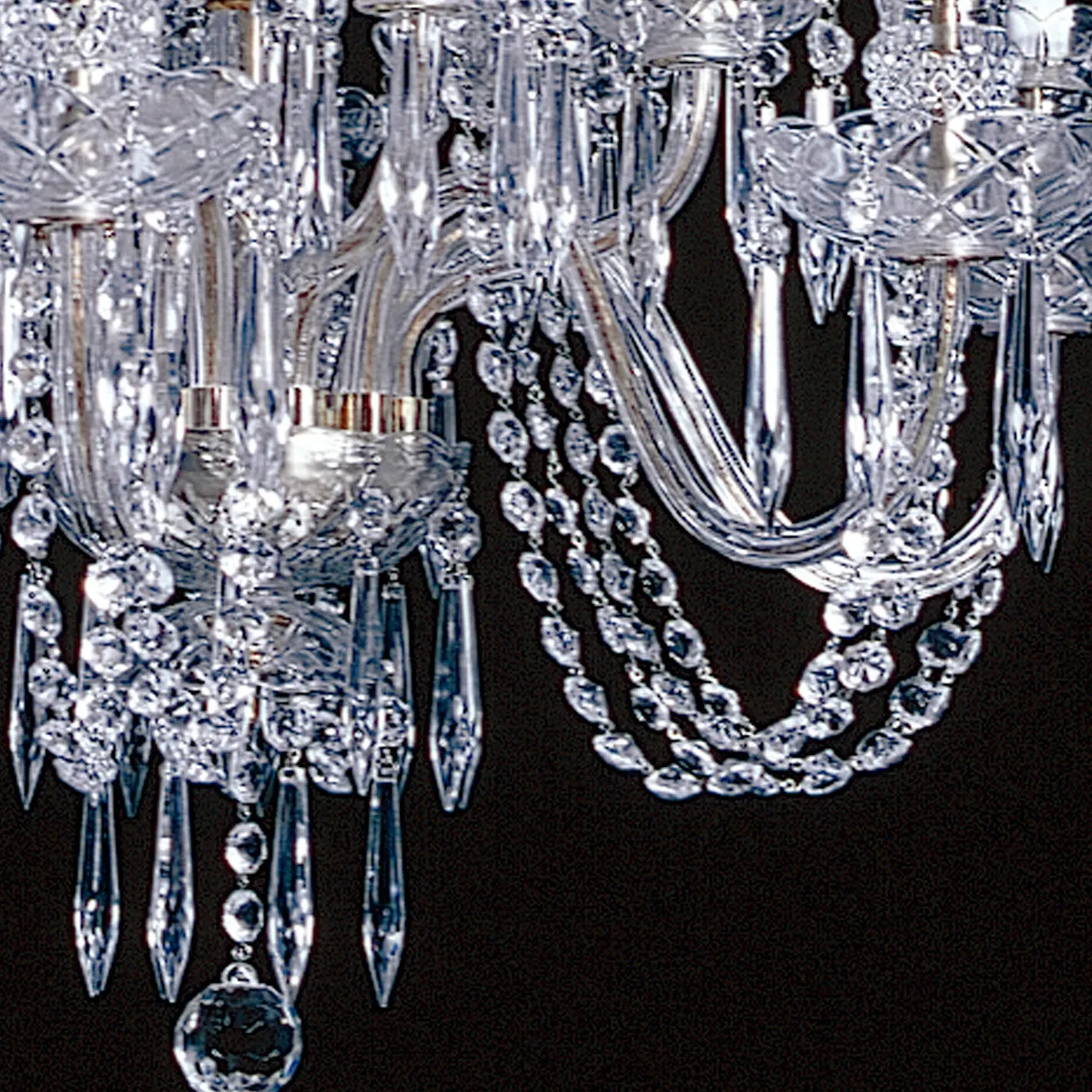 Alexandria - 12 Light Chandelier - 28" x 34"