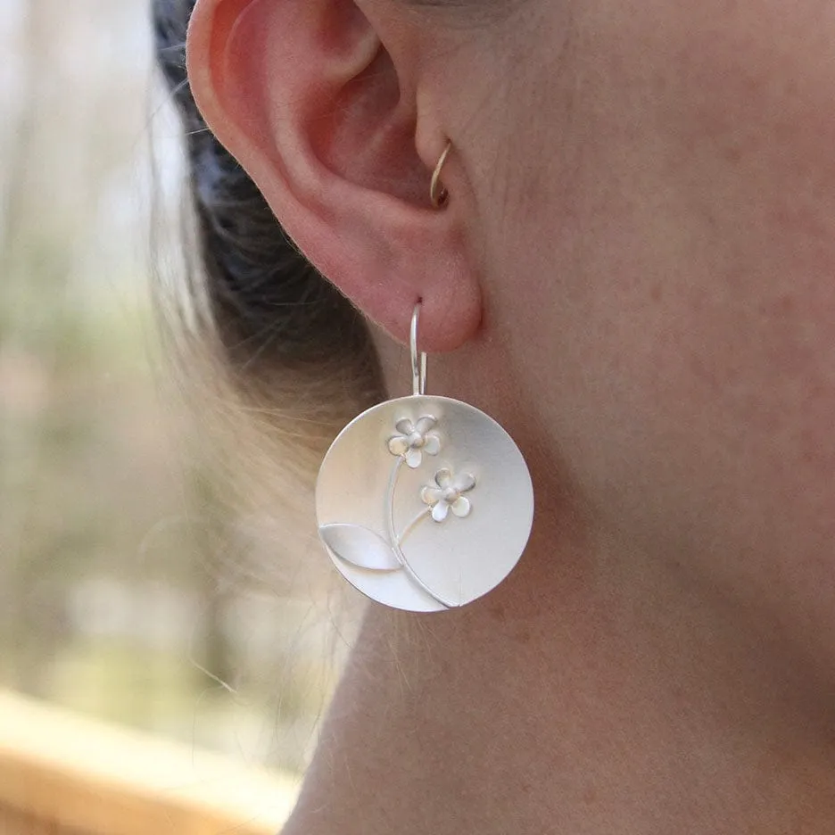 Forget Me Knot Disk Earring